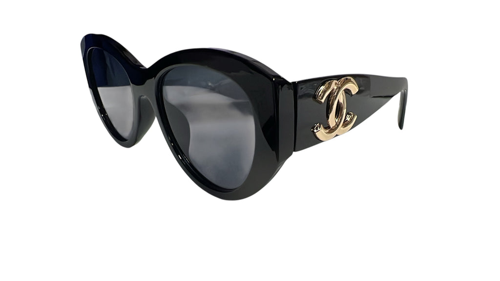 CT Black sunglasses with luxury Temple